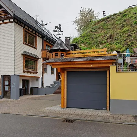 Maisonette Mit 90qm Διαμέρισμα *